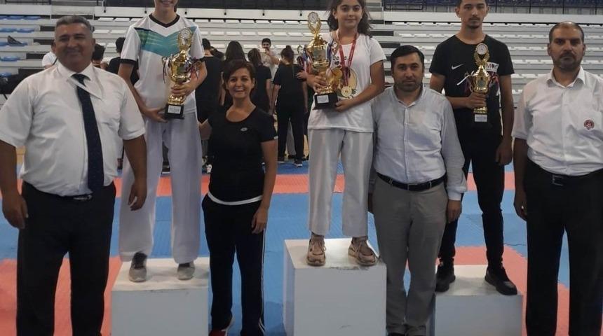 Salihlili karateciler 14 madalya kazandı