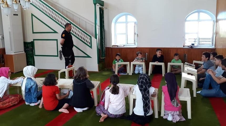 Kur&rsquo;an kursu &ouml;ğrencilerine yangın eğitimi