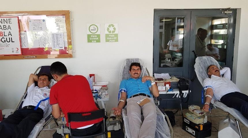 Denizli B&uuml;y&uuml;kşehir Belediyesi&rsquo;nden T&uuml;rk Kızılayı&rsquo;na destek