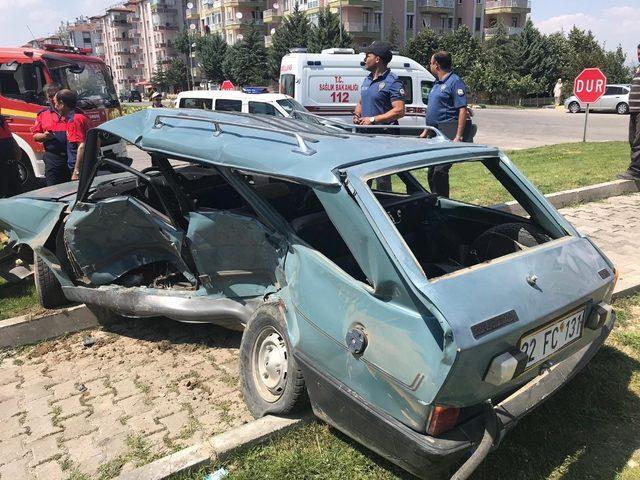 Isparta’da kaza yapan araçlar hurdaya döndü: 5 yaralı