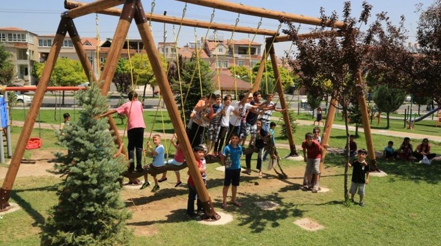 Başkan Dr. Palancıoğlu &ldquo;Parklar &ccedil;ocuklara emanet"