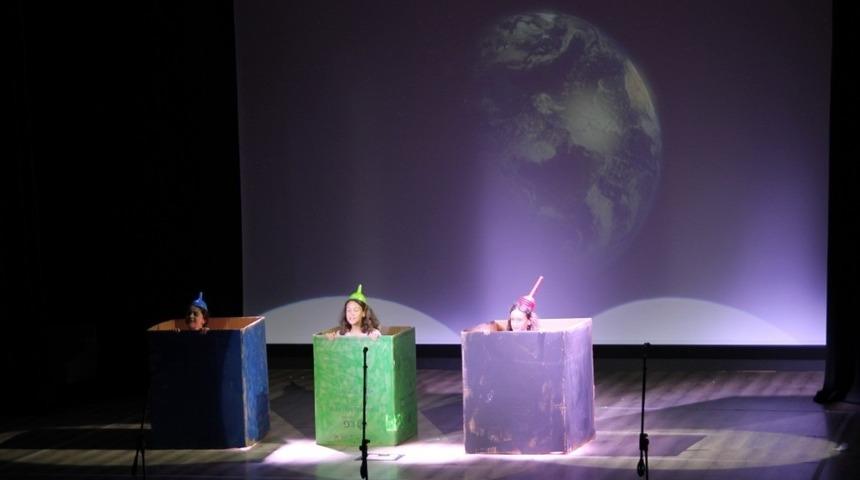 Konyaaltı Belediyesi Çocuk Tiyatrosu sahne aldı