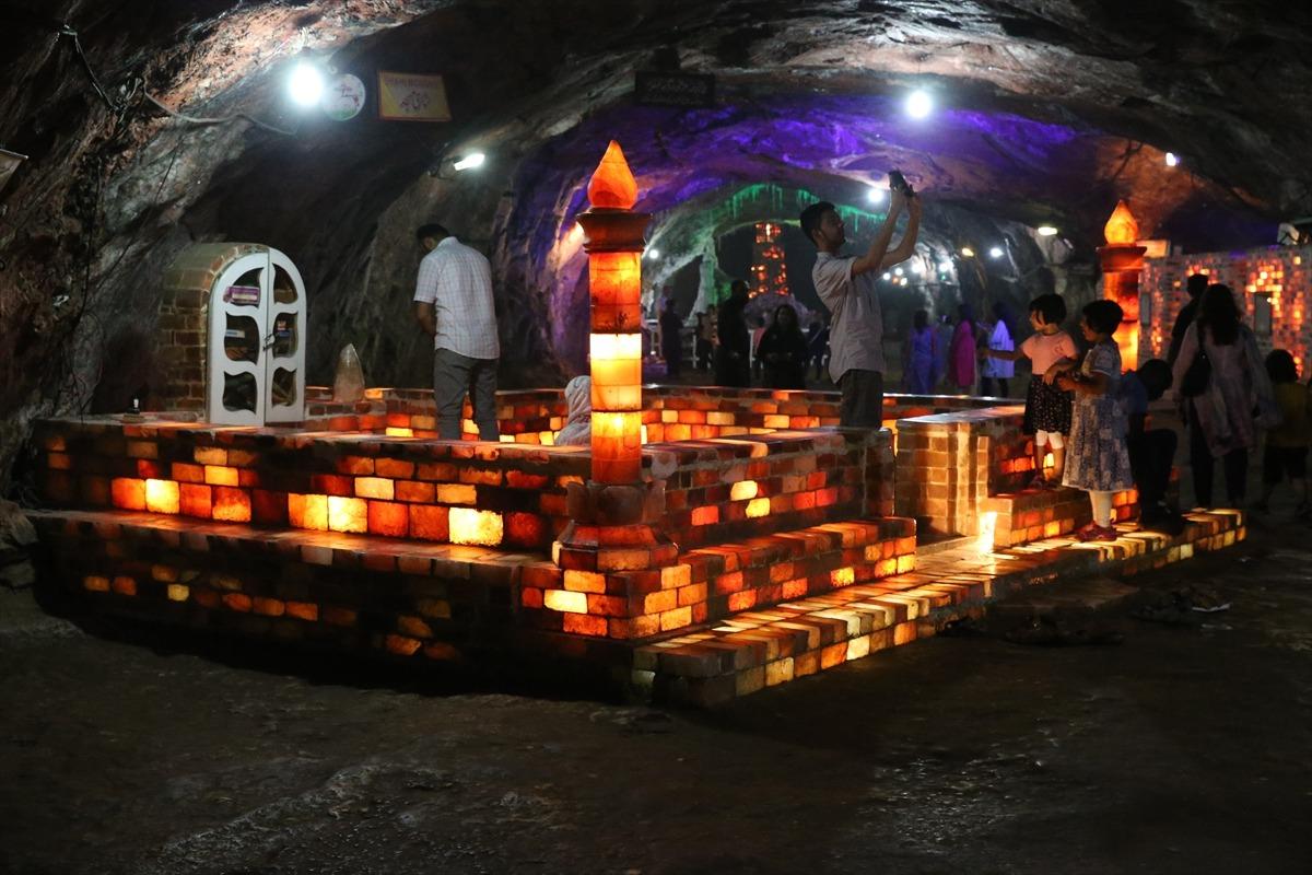 Pakistan'ın pembe tuz t&uuml;nelleri