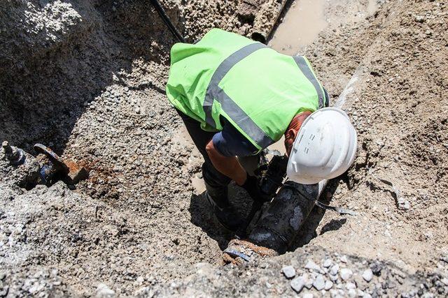 Deforme olan içme suyu hatları yenileniyor