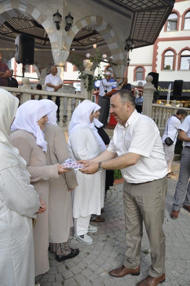 Söğüt’te kutsal topraklara gidecek olan hacı adayları uğurlandı