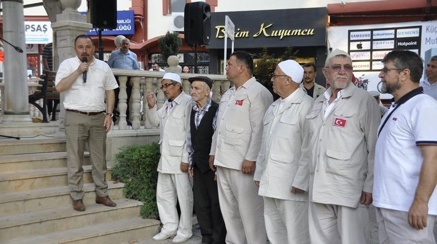 S&ouml;ğ&uuml;t&rsquo;te kutsal topraklara gidecek olan hacı adayları uğurlandı