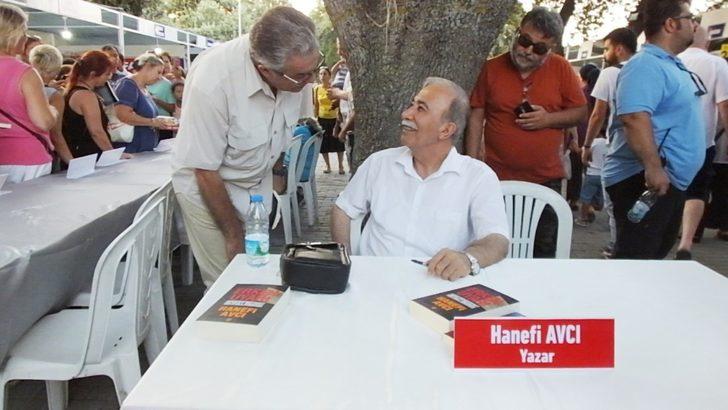 Burhaniye’de Kitap Fuarı kapılarını açtı G5