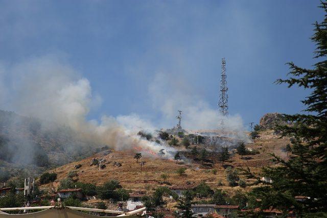 Tokat’ta aşırı sıcaklar ot yangınına neden oldu