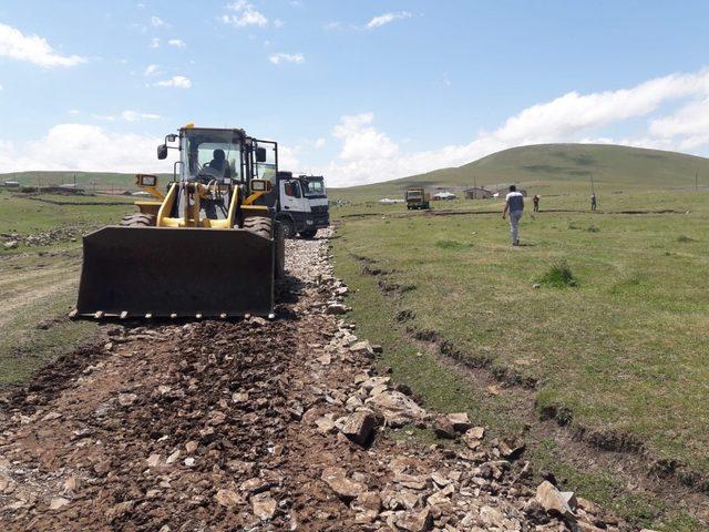 Kars İl Özel İdaresi kenti şantiyeye çevirdi