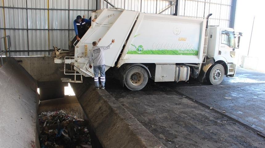 Elmalı&rsquo;dan g&uuml;nl&uuml;k 60 ton &ccedil;&ouml;p Kızıllı&rsquo;ya geliyor