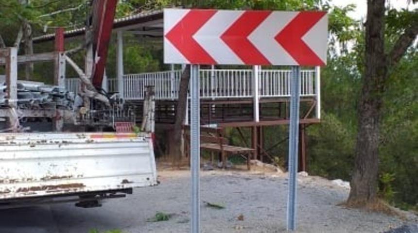 B&uuml;y&uuml;kşehir trafik levhalarını yeniledi