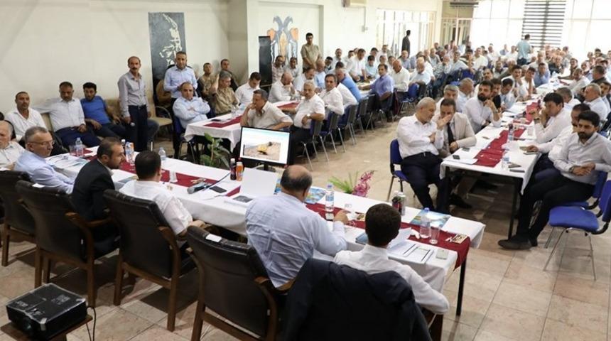 Erzincan protokol&uuml; il&ccedil;elerde muhtarlarla istişaresini s&uuml;rd&uuml;r&uuml;yor