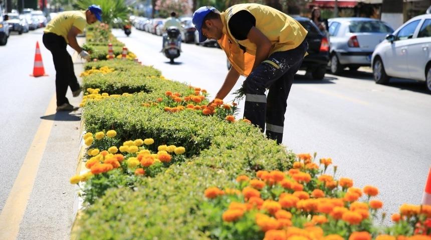 B&uuml;y&uuml;kşehir Kuşadası&rsquo;nı &ccedil;i&ccedil;eklerle donattı