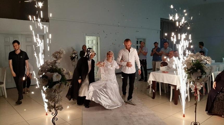 Down sendromlu gen&ccedil; kızın kına gecesi hayali ger&ccedil;eğe d&ouml;nd&uuml;