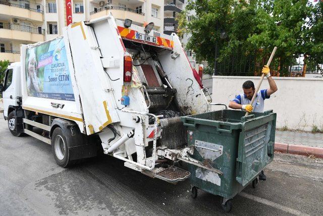 Çöp konteynerleri ilaçlı suyla yıkanıyor