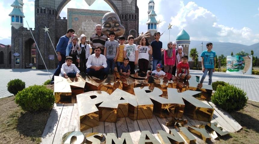 Camiye gelen &ccedil;ocuklar Masal Park gezisiyle &ouml;d&uuml;llendirildi