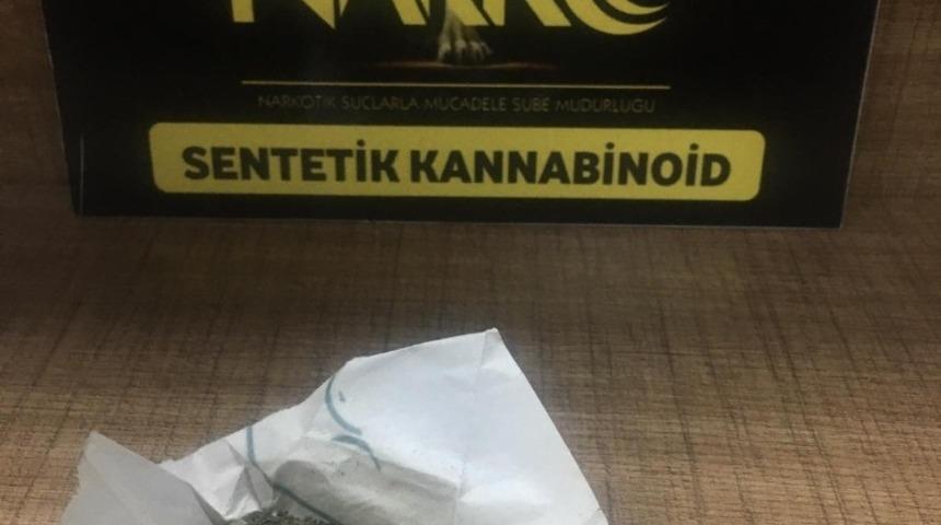 Uyuşturucu satan şahıs tutuklandı