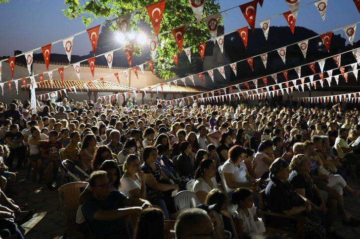 Yıldızların altında yazlık sinema keyfi G1