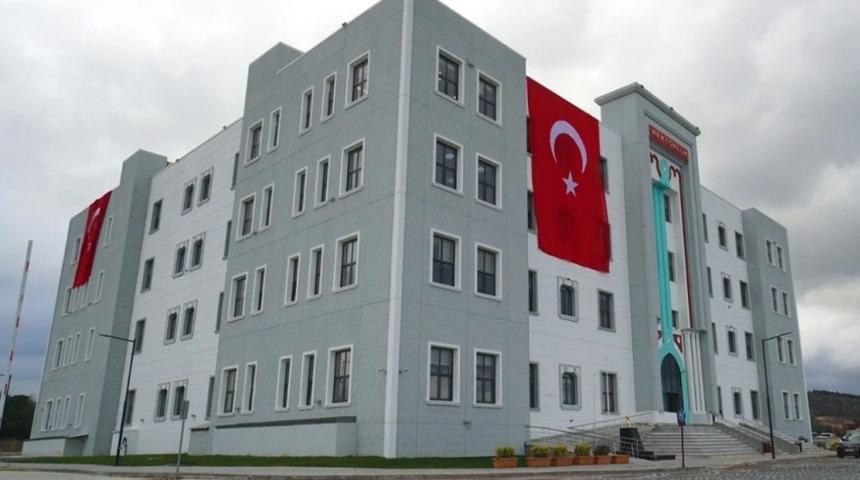 Yalova &Uuml;niversitesinde Anayasa Mahkemesi&rsquo;ne tepki