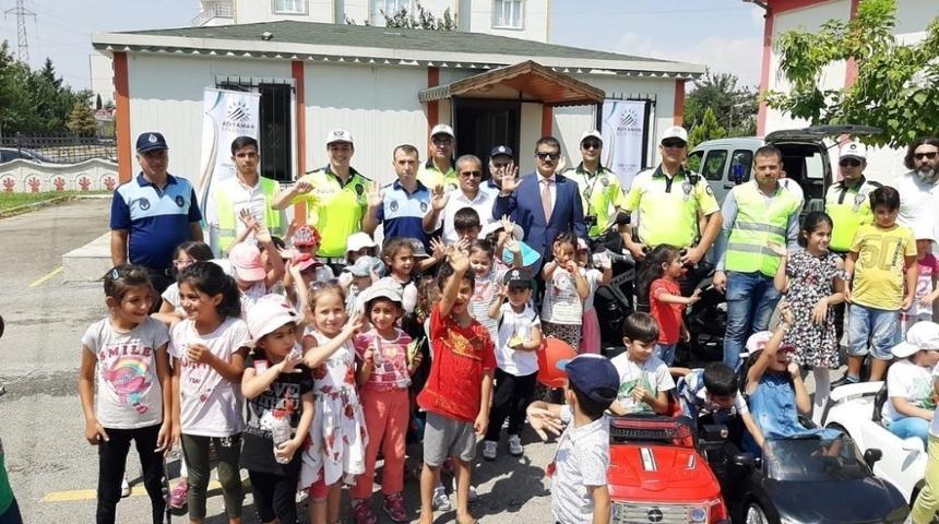 Yaz kursu öğrencilerine ‘Trafik Eğitimi’ verildi