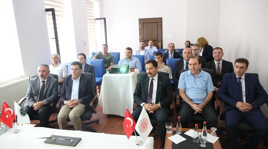 AR&Uuml;SEM&rsquo;in gurur g&uuml;n&uuml;