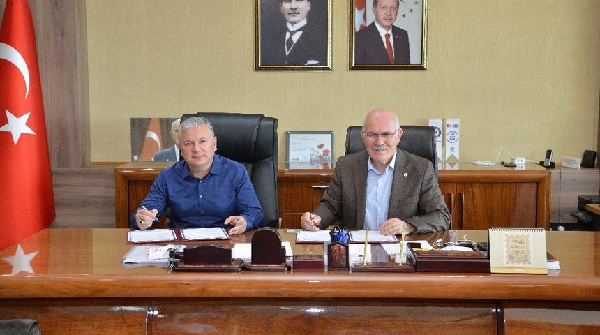 Uşak &Uuml;niversitesi Seranova Seramikle protokol imzaladı