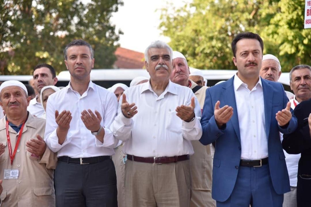 Hacı adayları dualarla uğurlandı