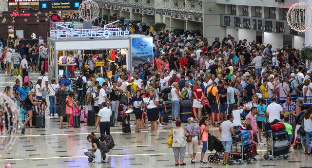 Antalya'ya gelen turist sayısı 8 milyonu geçti