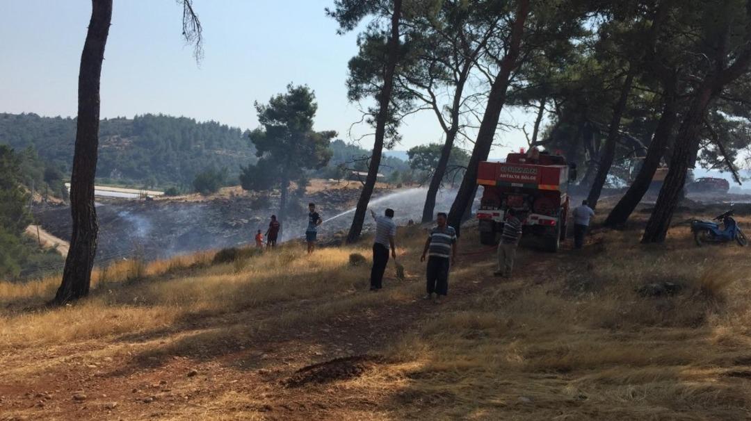 Kaş&rsquo;ta anız yangını