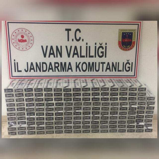 Van'da İran plakalı TIR'da kaçak sigara ele geçirildi