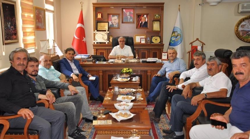 AK Parti Teşkilatından MHP’li Başkan Dönmez’e ziyaret