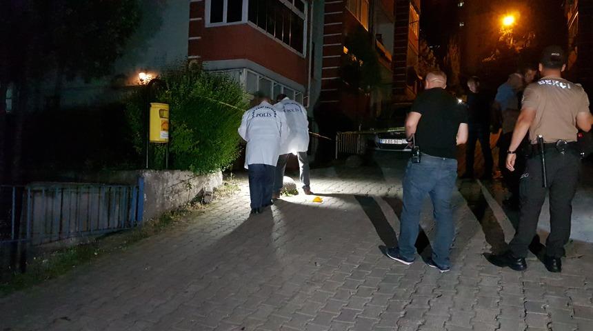 Araç park etme kavgasında komşusunu boynundan vurdu