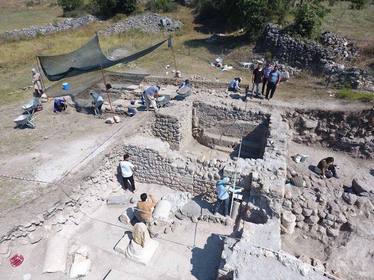 Karabük'teki Hadrianaupolis Antik Kenti'nde 2. yüzyıla ait mezarlar bulundu G4
