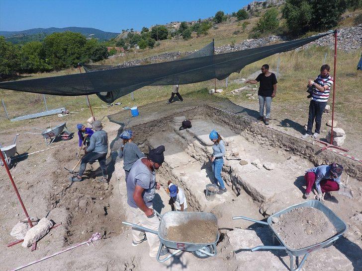 Karabük'teki Hadrianaupolis Antik Kenti'nde 2. yüzyıla ait mezarlar bulundu G5