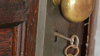 80 yıldır boş duruyordu! İ&ccedil;ini g&ouml;rd&uuml;klerinde şoke oldular