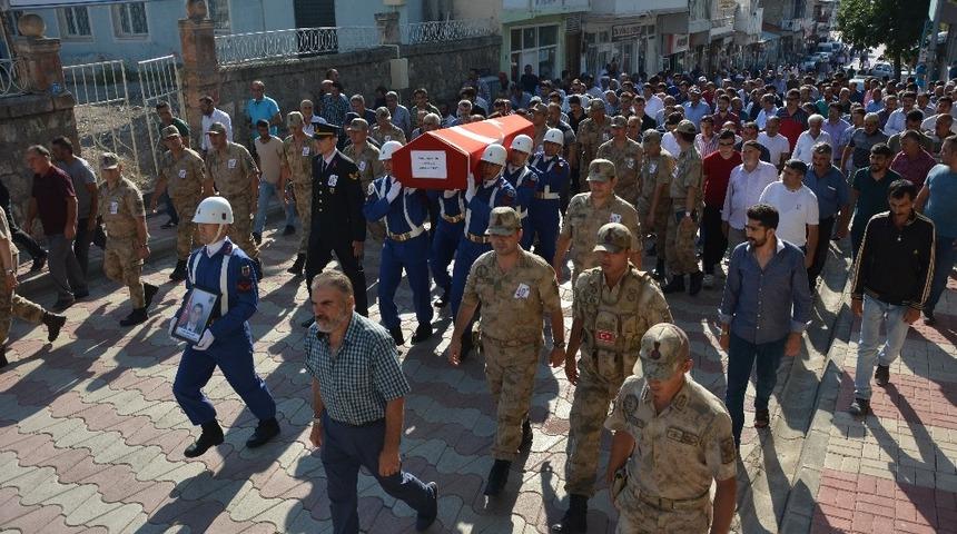 Jandarma Uzman &Ccedil;avuş Karahan, son yolculuğuna uğurlandı