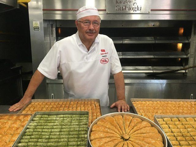 (Özel) Nadir Güllü’den “Bayramda baklava yemekten kaçının” diyen diyetisyenlere sert tepki