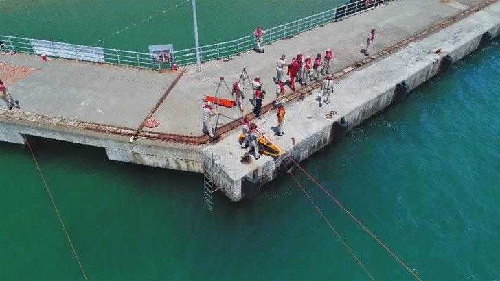 İstanbul Boğazı'nda nefes kesen tatbikat! G5