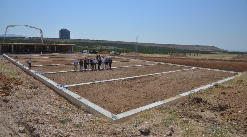 KAE&Uuml;&rsquo;si Rekt&ouml;r&uuml; Karakaya, termal sera inşaatı alanını inceledi