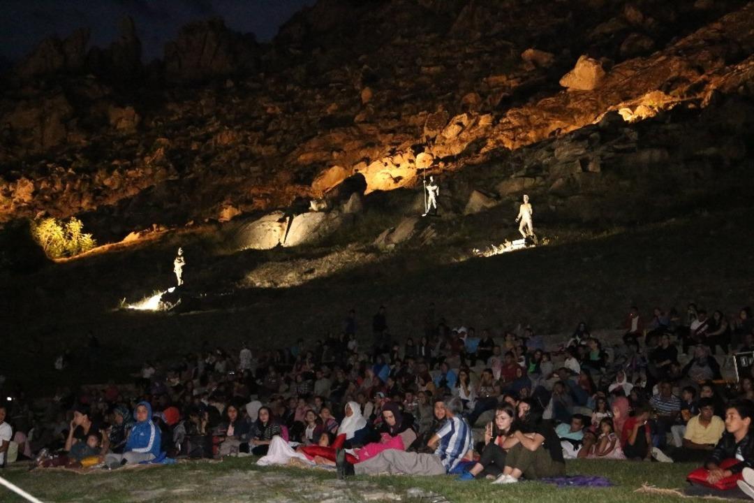 Sivrihisar&rsquo;da a&ccedil;ık hava sinemaları başladı