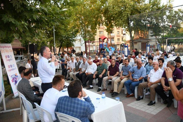 Başkan vatandaşın talep ve önerilerini tek tek not aldı G3