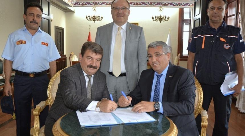 &lsquo;Afet ve Acil Durumlara M&uuml;dahalede Kapasite Paylaşımı&rsquo; protokol&uuml; imzalandı