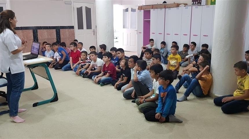 K&uuml;tahya&rsquo;da Yaz Kur&rsquo;an Kursu &ouml;ğrencilerine sağlık eğitimi