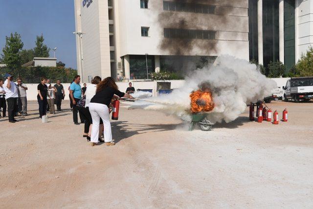 Konyaaltı Belediyesi personeline yangın eğitimi