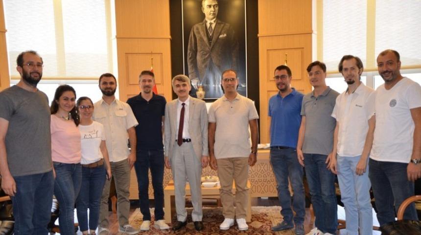 DP&Uuml;&rsquo;n&uuml;n akademik ve idari personelinden Rekt&ouml;r Uysal&rsquo;a ziyaret