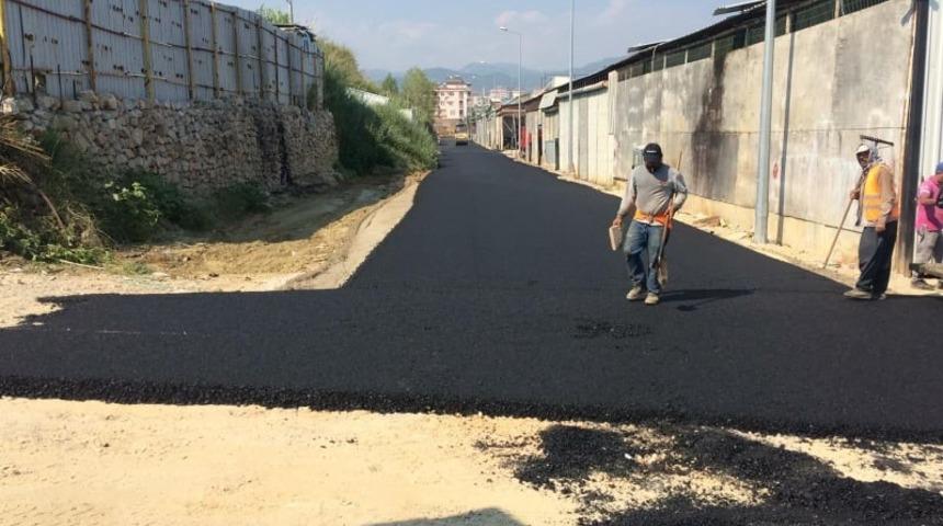 B&uuml;y&uuml;kşehirden Alanya Payallar Sanayi Sitesi&rsquo;ne altyapı ve asfalt