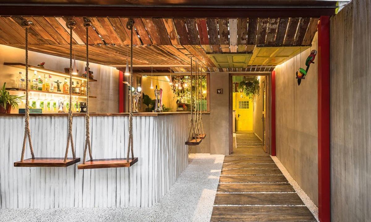 Bu kafe, sadece geri d&ouml;n&uuml;şt&uuml;r&uuml;len malzemelerden oluşuyor!