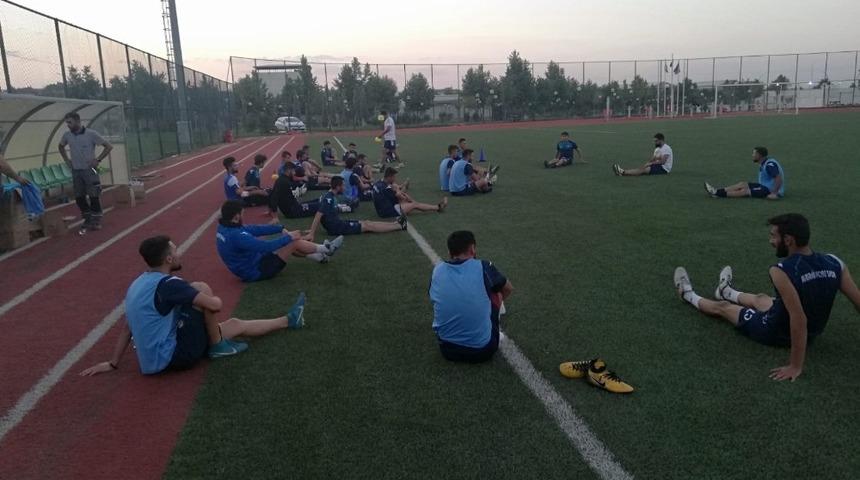 Stat olmayınca yeni sezona komşu ilçelerdeki statlarda hazırlanıyorlar