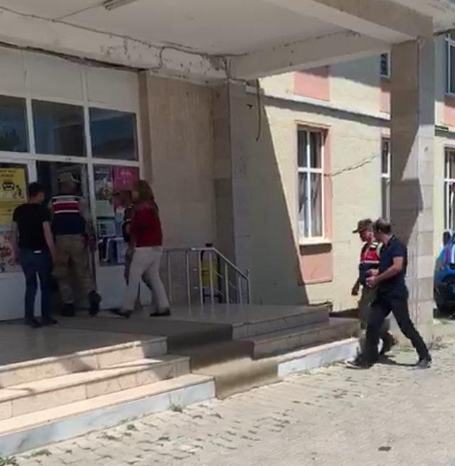 Otobüste esrarla yakalanan İranlı 3 yolcuya gözaltı