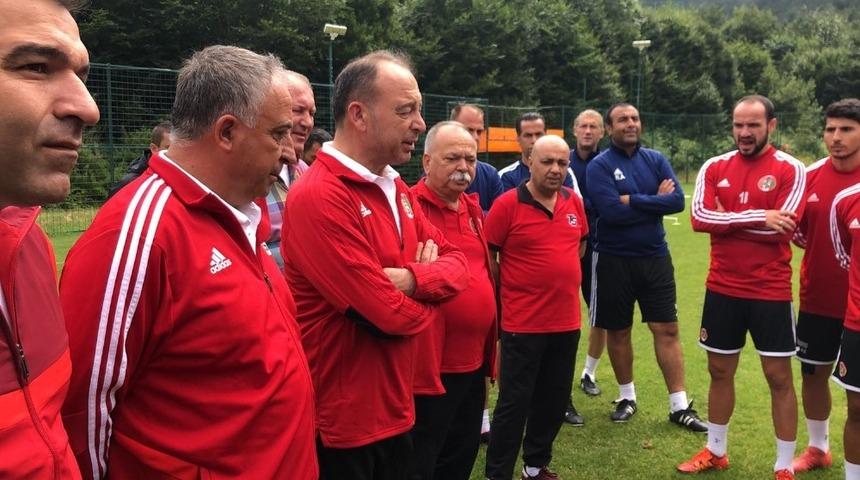 Başkan Akın’dan Turgutluspor kampına ziyaret